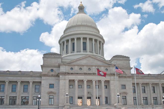 arkansas-state-capitol-front-flags-golden-doors-dome